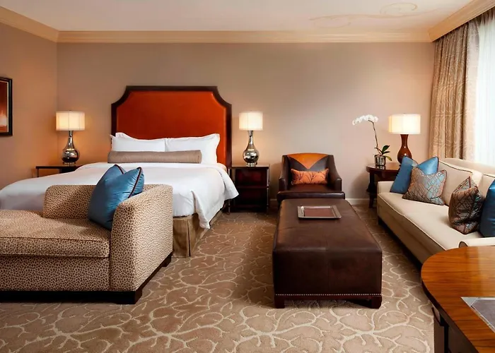 Grand Corner King Room